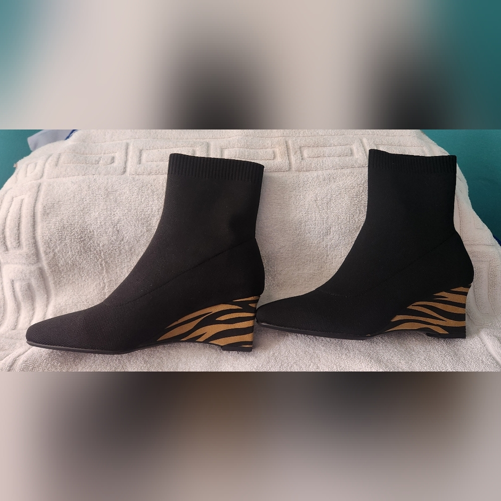 NEW Cosy Island Chic Women's Black w/Zebra Wedge Heel Pull On Ankle Boots Size 6 - Picture 4 of 11